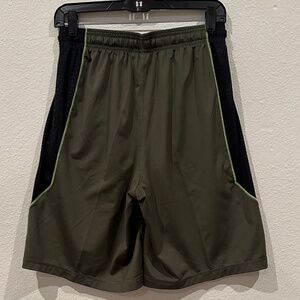 Under Armour Loose-Fit Training Shorts Men’s Small – Olive/Black